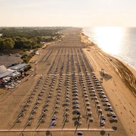 With Pool Access * 비비오네